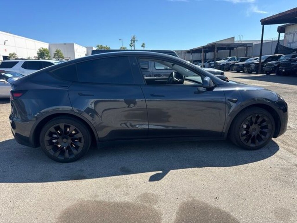 Used 2024 Tesla Model Y Long Range SUV