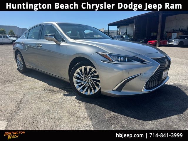 2019 Lexus ES Hybrid 300h Luxury