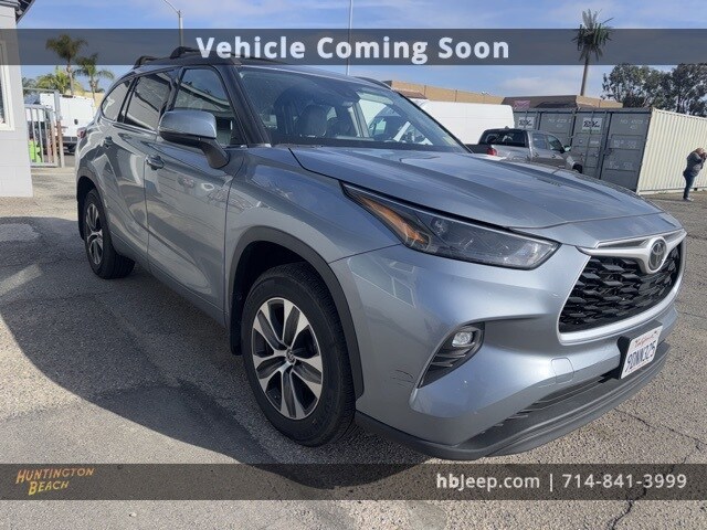 2022 Toyota Highlander XLE photo 3