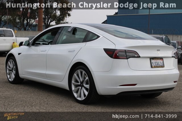 2020 Tesla Model 3 Standard Range Plus photo 3