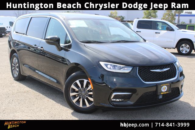 2024 Chrysler Pacifica PHEV Select