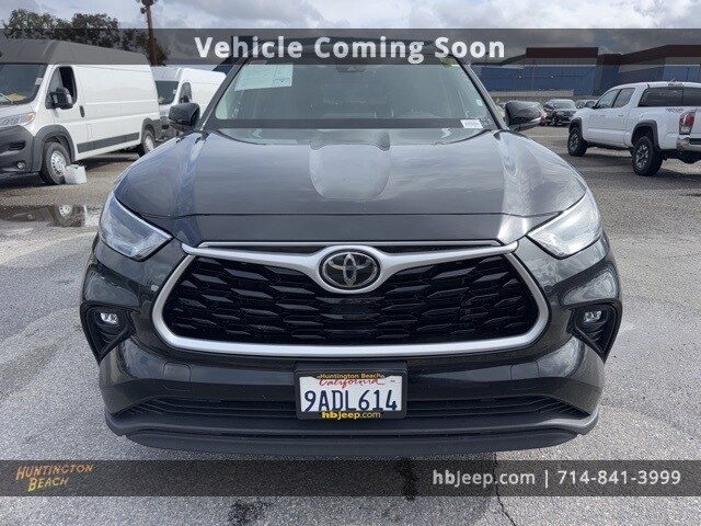 2022 Toyota Highlander XLE photo 2