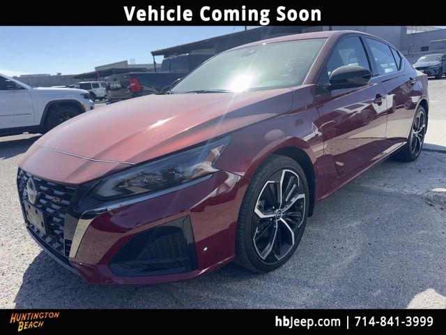 2025 Nissan Altima SR