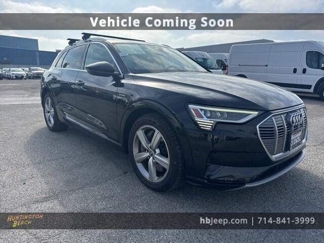2019 Audi e-tron Premium Plus photo 3