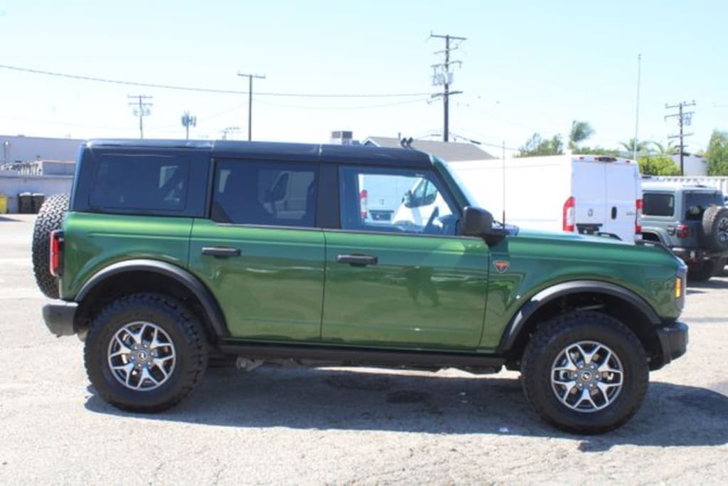 Used 2025 Ford Bronco Badlands SUV