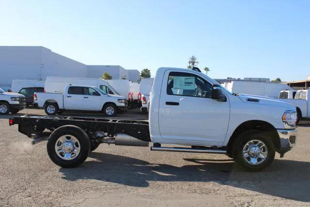 2023 Ram 3500 Tradesman SLT photo 3