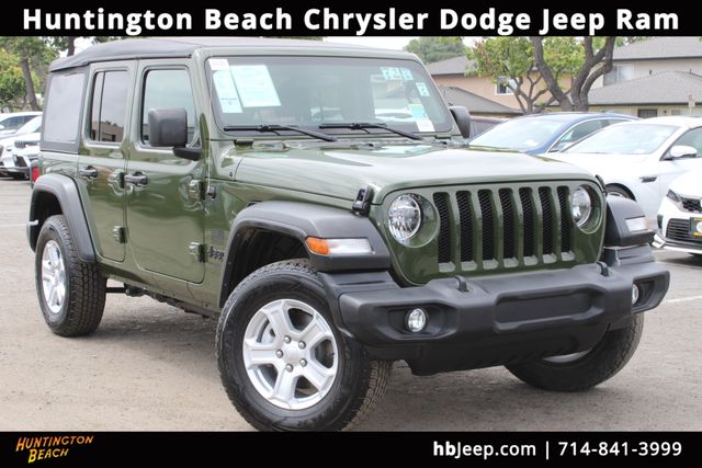 2022 Jeep Wrangler Sport S's photo