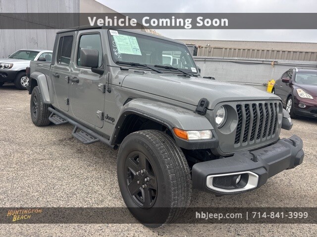 2021 Jeep Gladiator Sport photo 2