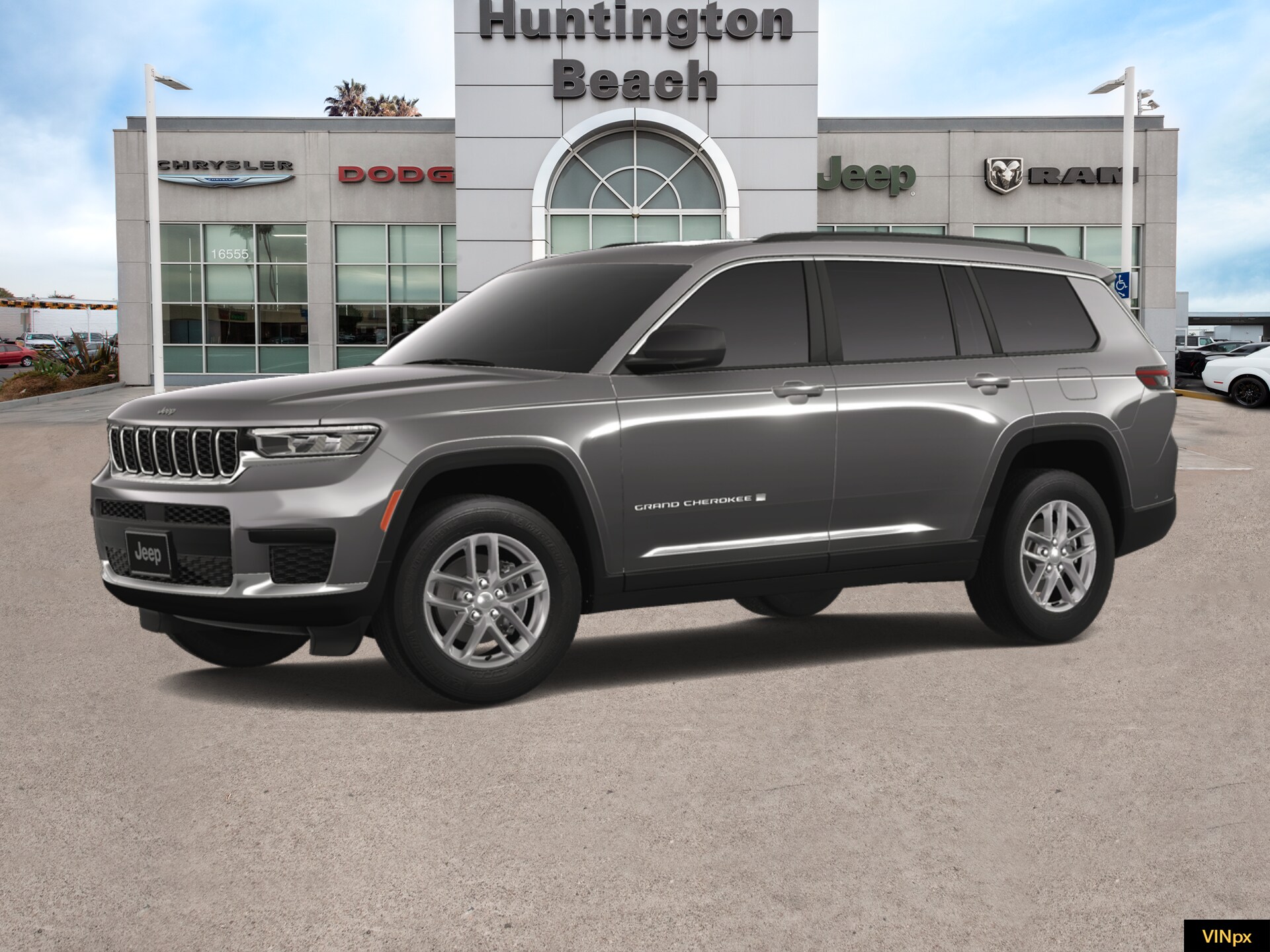 2025 Jeep Grand Cherokee Laredo photo 2