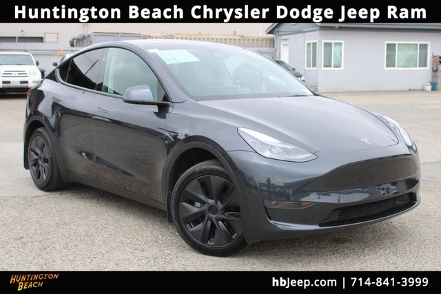 2025 Tesla Model Y Long Range Rear Wheel Drive's photo