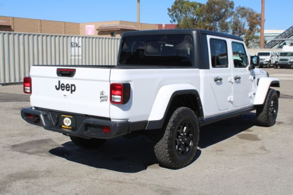 Used 2022 Jeep Gladiator Willys Truck