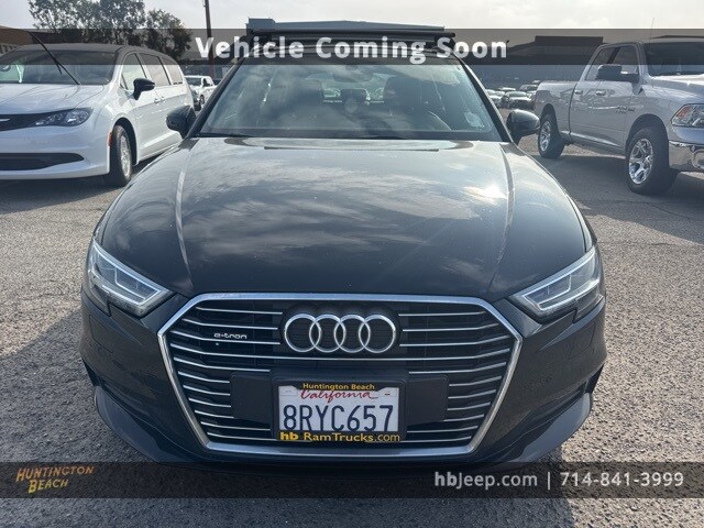 2017 Audi A3 E-tron Premium Plus photo 2