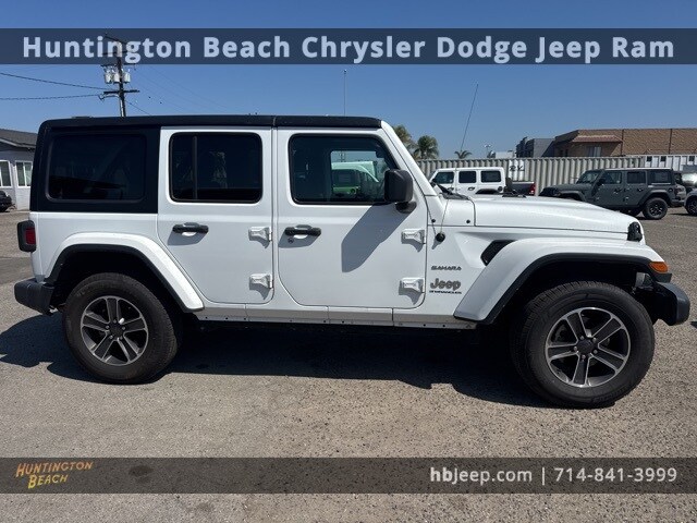 2023 Jeep Wrangler Sahara photo 4