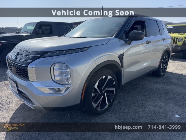 2022 Mitsubishi Outlander SE's photo