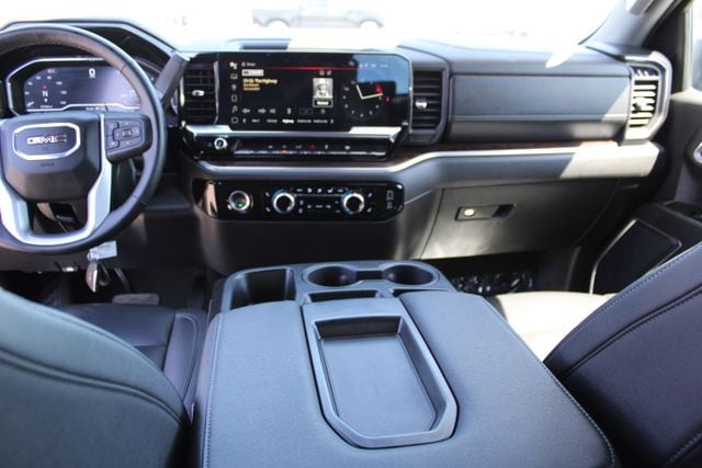 2024 GMC Sierra 1500 SLT - Photo 22
