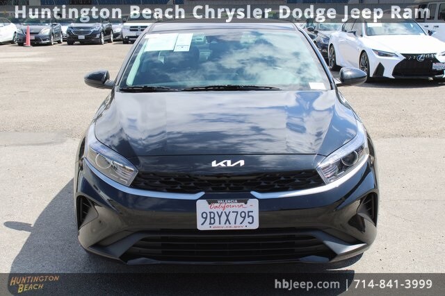 2022 Kia Forte LXS photo 2