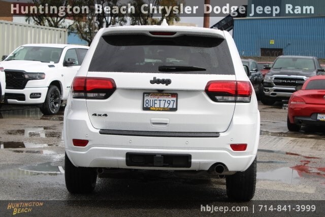 2021 Jeep Grand Cherokee Laredo X photo 3