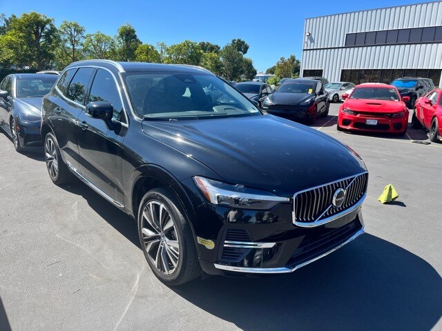 2022 Volvo XC60 Recharge Hybrid T8 Inscription photo 2