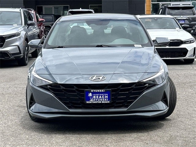 Used 2022 Hyundai Elantra SE with VIN KMHLL4AG2NU317085 for sale in Huntington Beach, CA