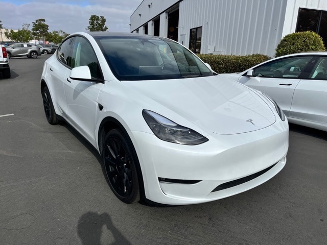 Used 2024 Tesla Model Y Long Range with VIN 7SAYGDEE5RF070461 for sale in Northfield, Minnesota
