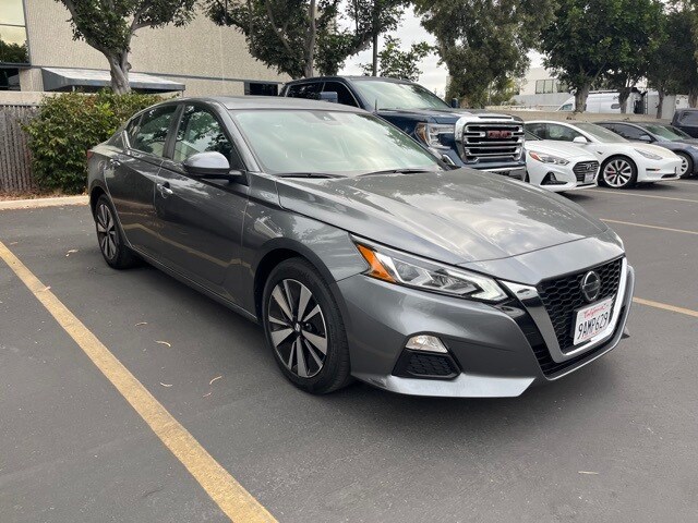 Used 2022 Nissan Altima SV with VIN 1N4BL4DV8NN337108 for sale in Huntington Beach, CA