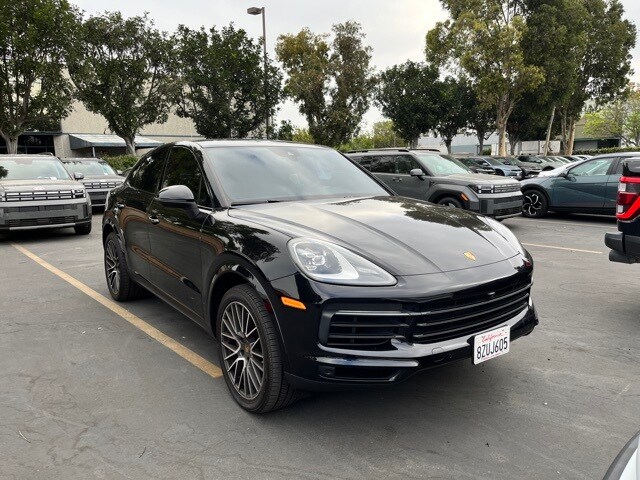 2021 Porsche Cayenne Base photo 2
