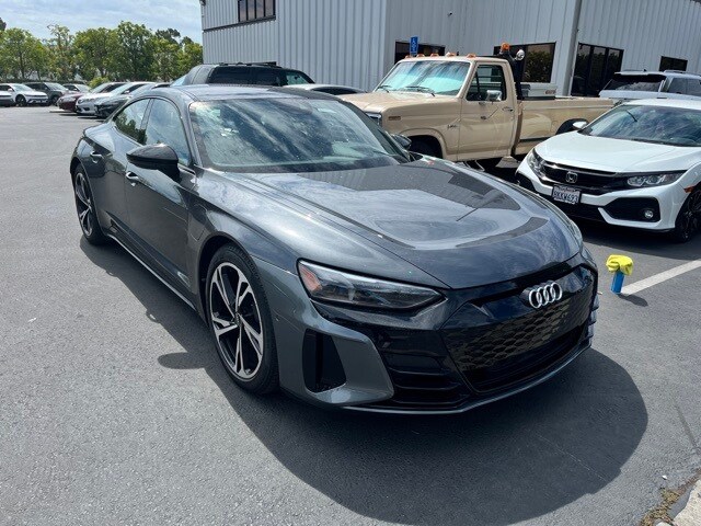 2022 Audi e-tron GT Prestige photo 2