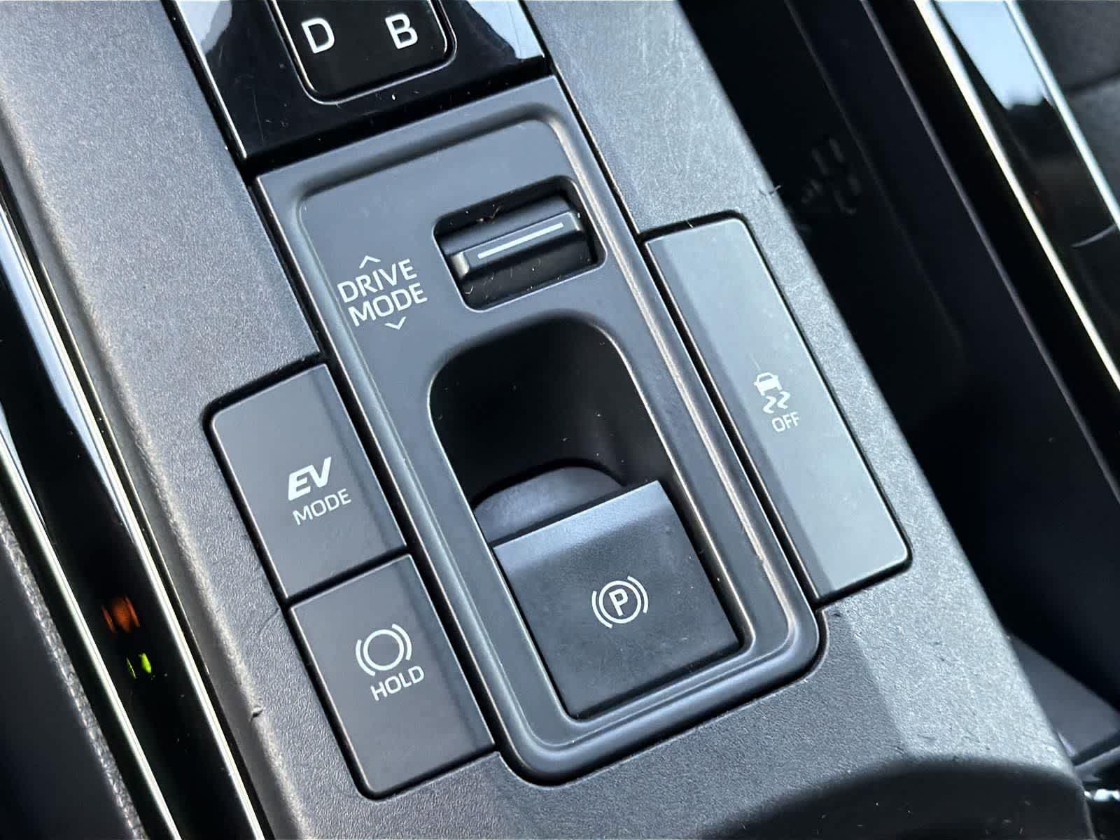 Thumbnail: 2024 Toyota Prius - 21