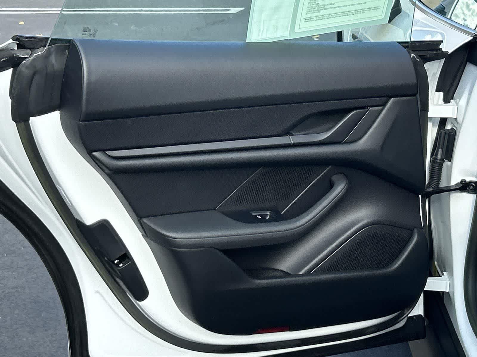 Thumbnail: 2023 Porsche Taycan - 28