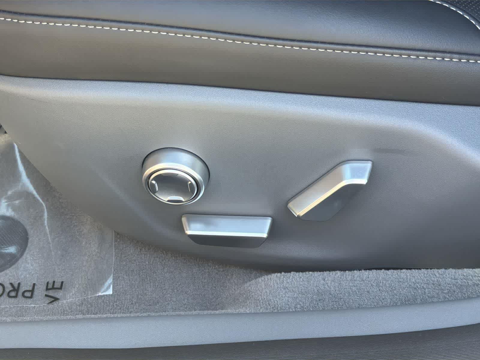 Thumbnail: 2024 Lucid Air - 26