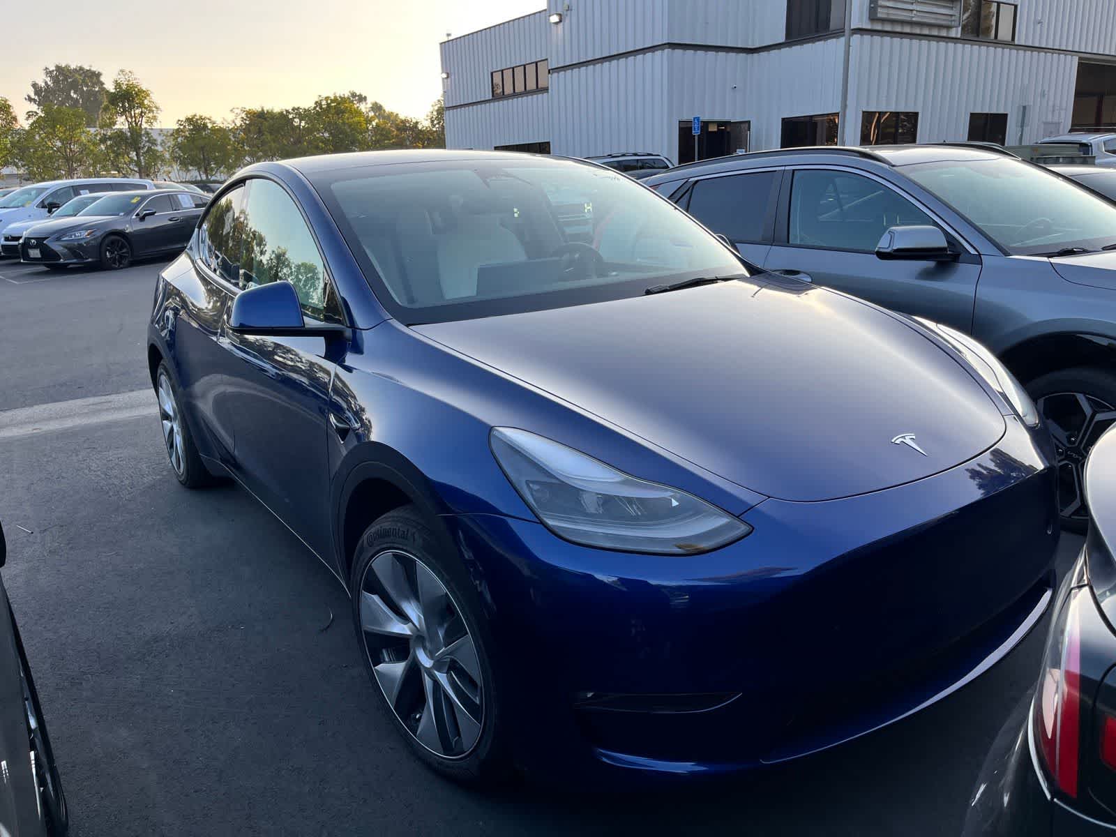 2023 Tesla Model Y Long Range photo 2