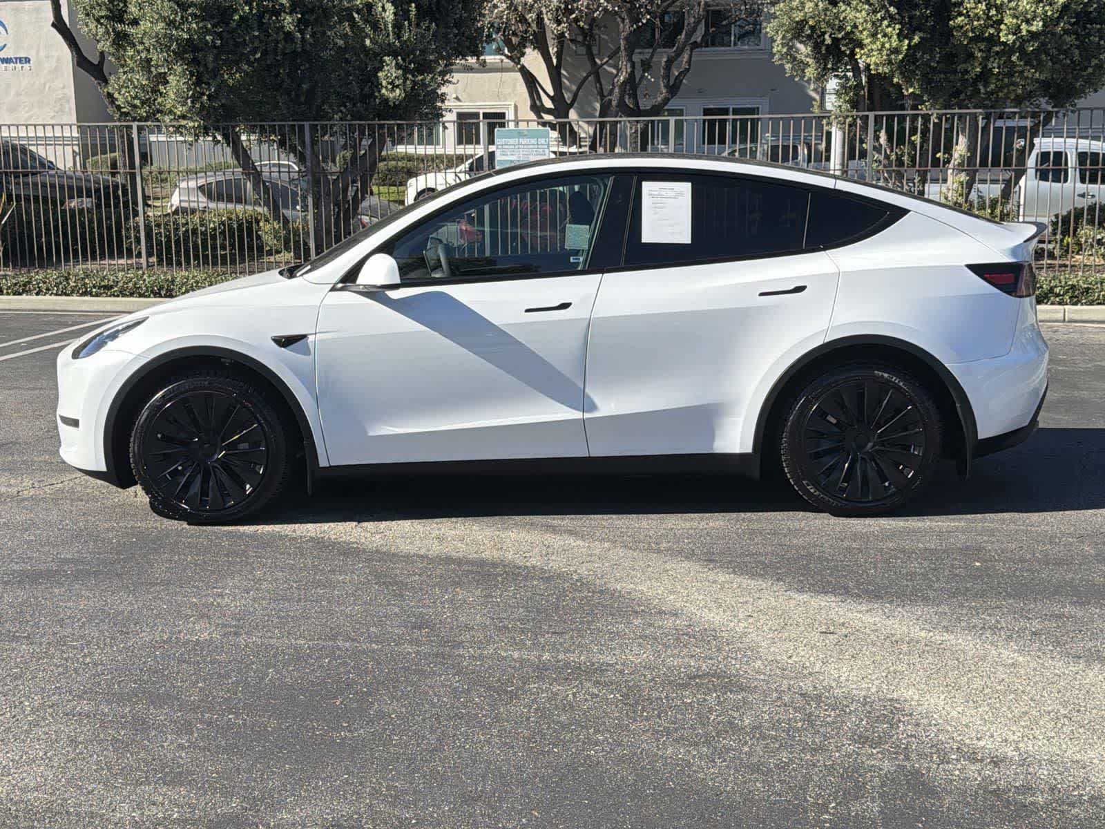 Thumbnail: 2023 Tesla Model Y - 3