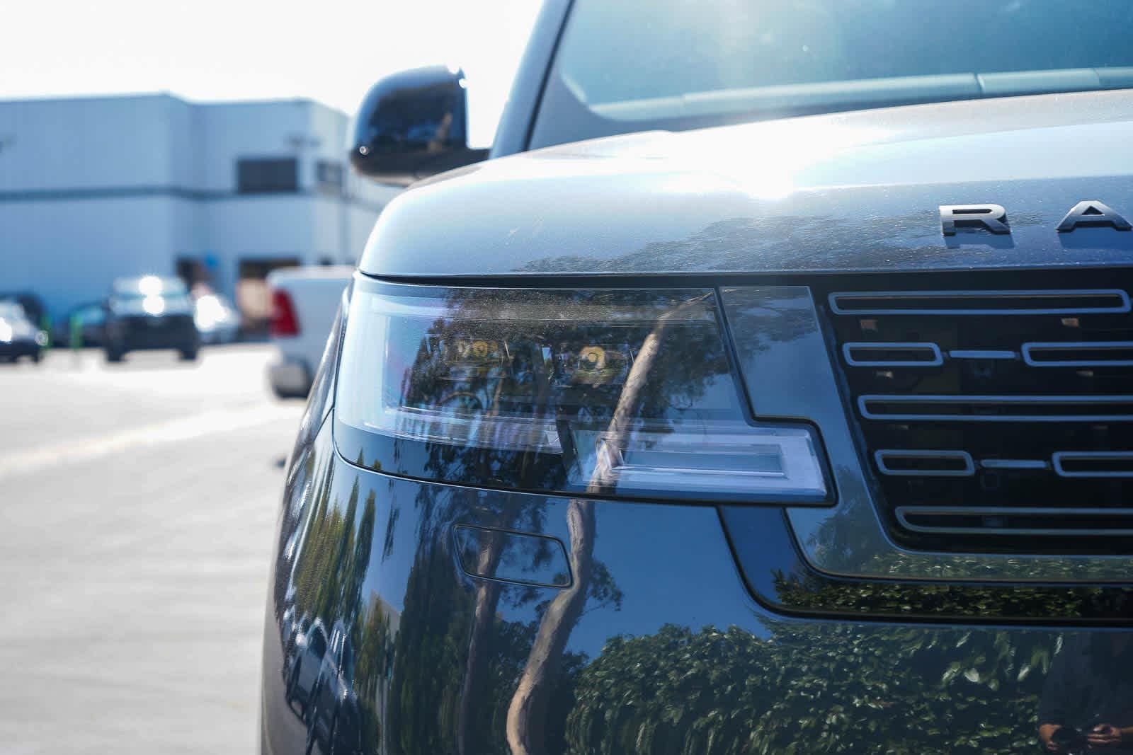 Thumbnail: 2025 Land Rover Range Rover - 10