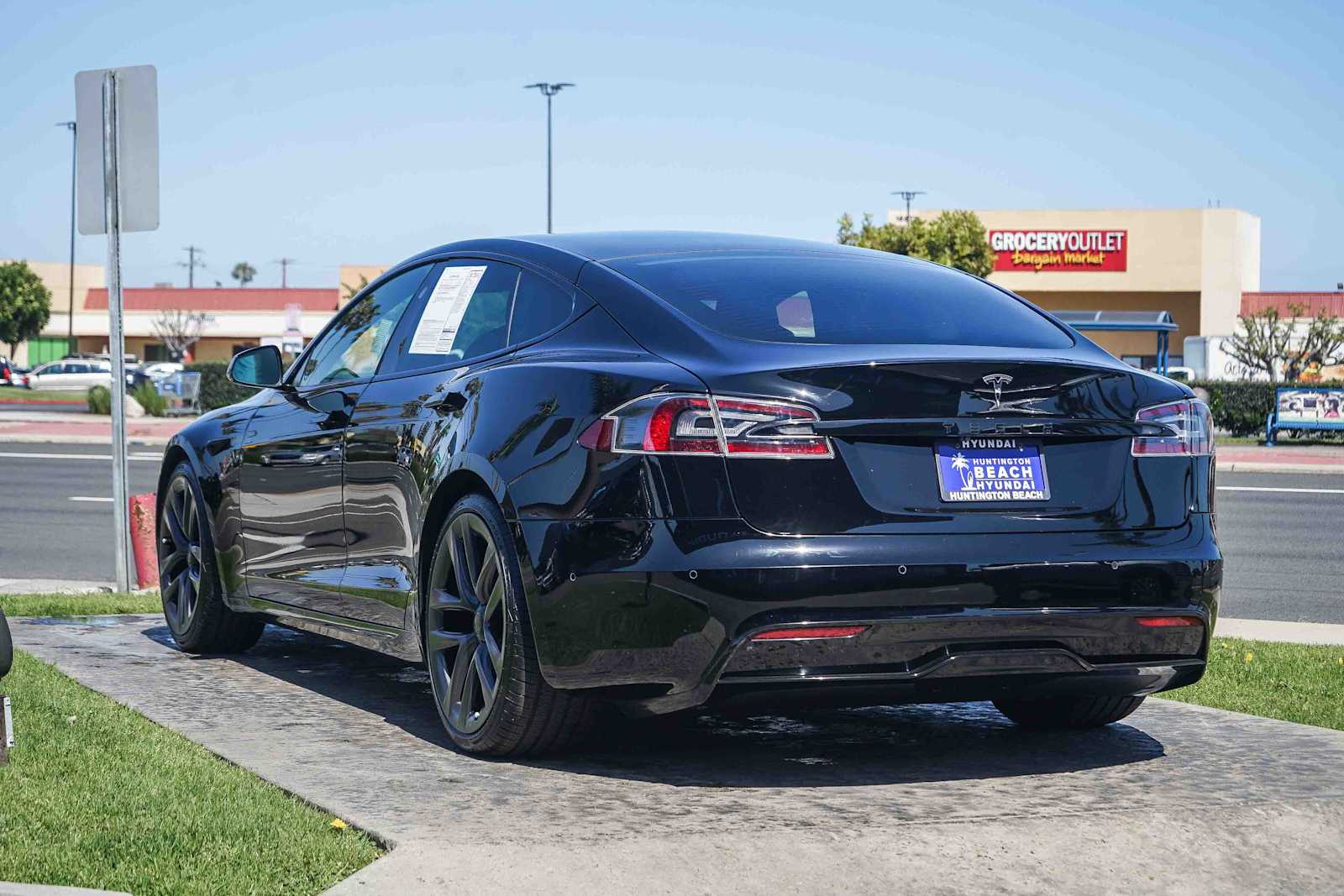 Thumbnail: 2022 Tesla Model S - 6