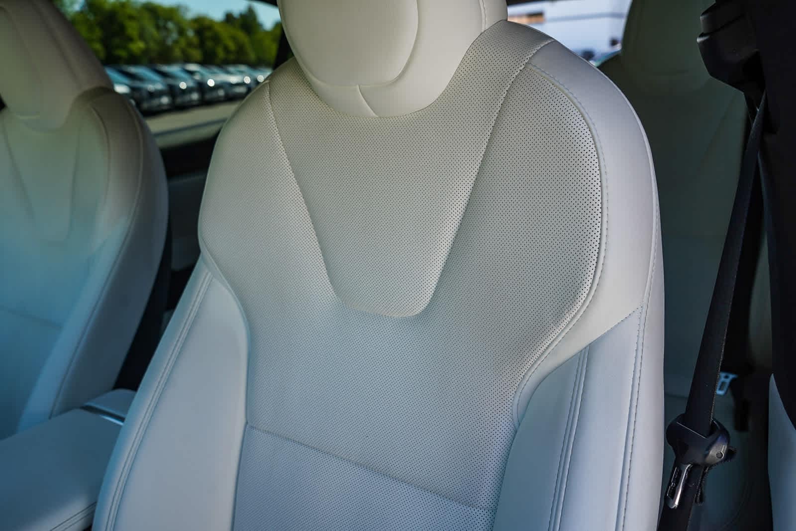 Thumbnail: 2022 Tesla Model X - 25