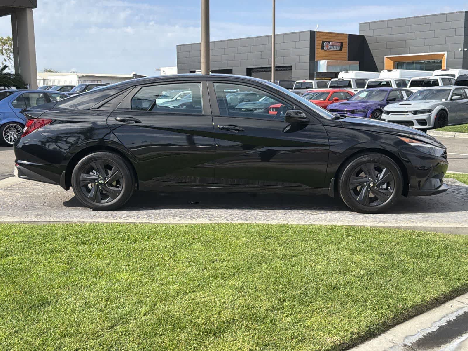 Thumbnail: 2023 Hyundai Elantra - 7