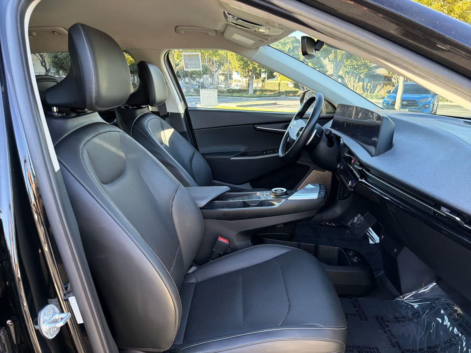 Thumbnail: 2022 Kia EV6 - 34