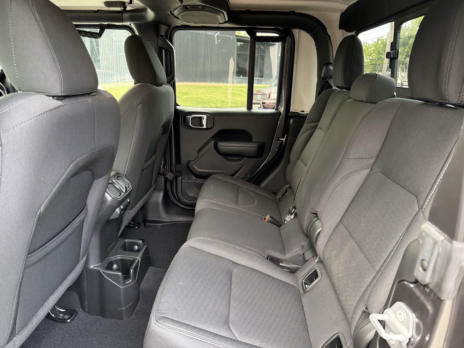 Thumbnail: 2022 Jeep Gladiator - 26