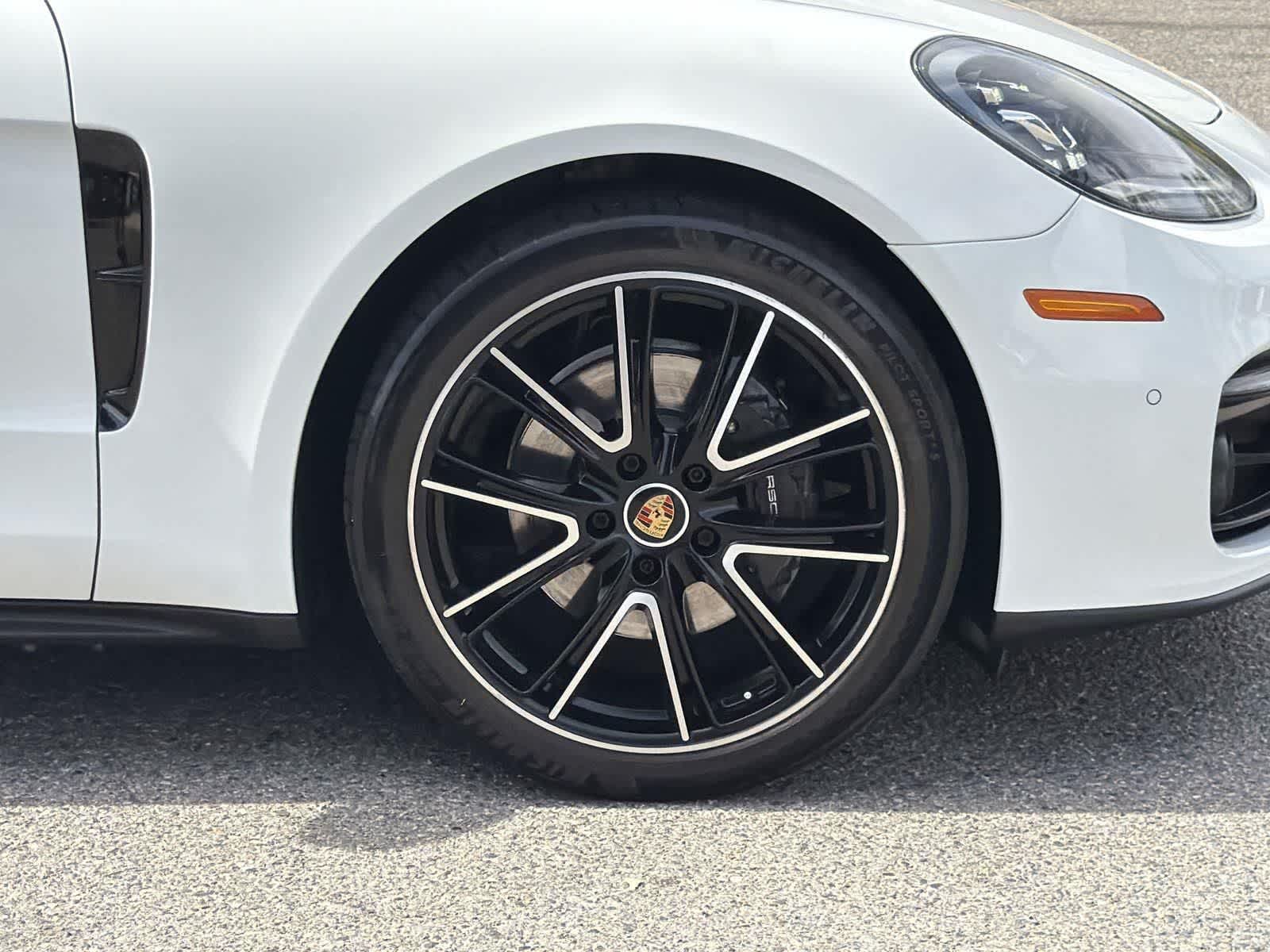 Thumbnail: 2021 Porsche Panamera - 37