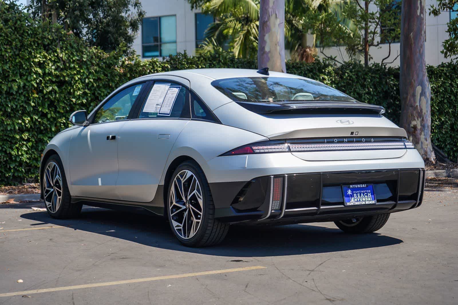 Thumbnail: 2023 Hyundai Ioniq 6 - 4