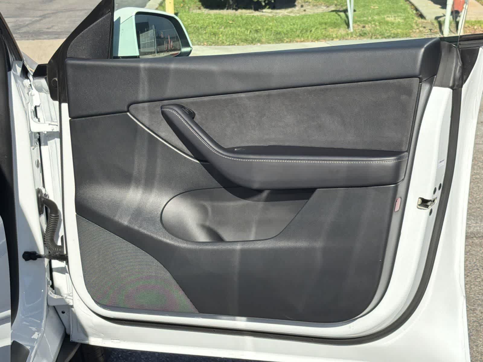 Thumbnail: 2022 Tesla Model Y - 33