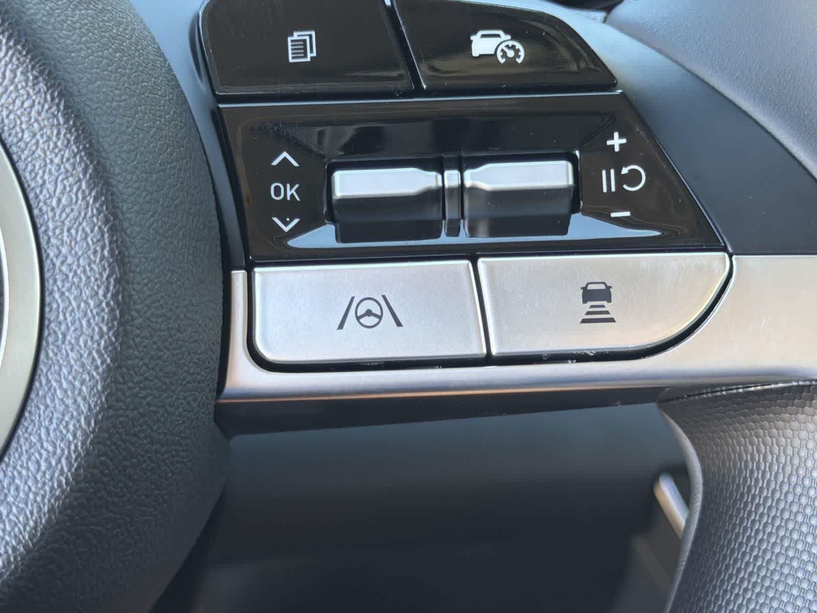 Thumbnail: 2025 Hyundai Elantra - 23