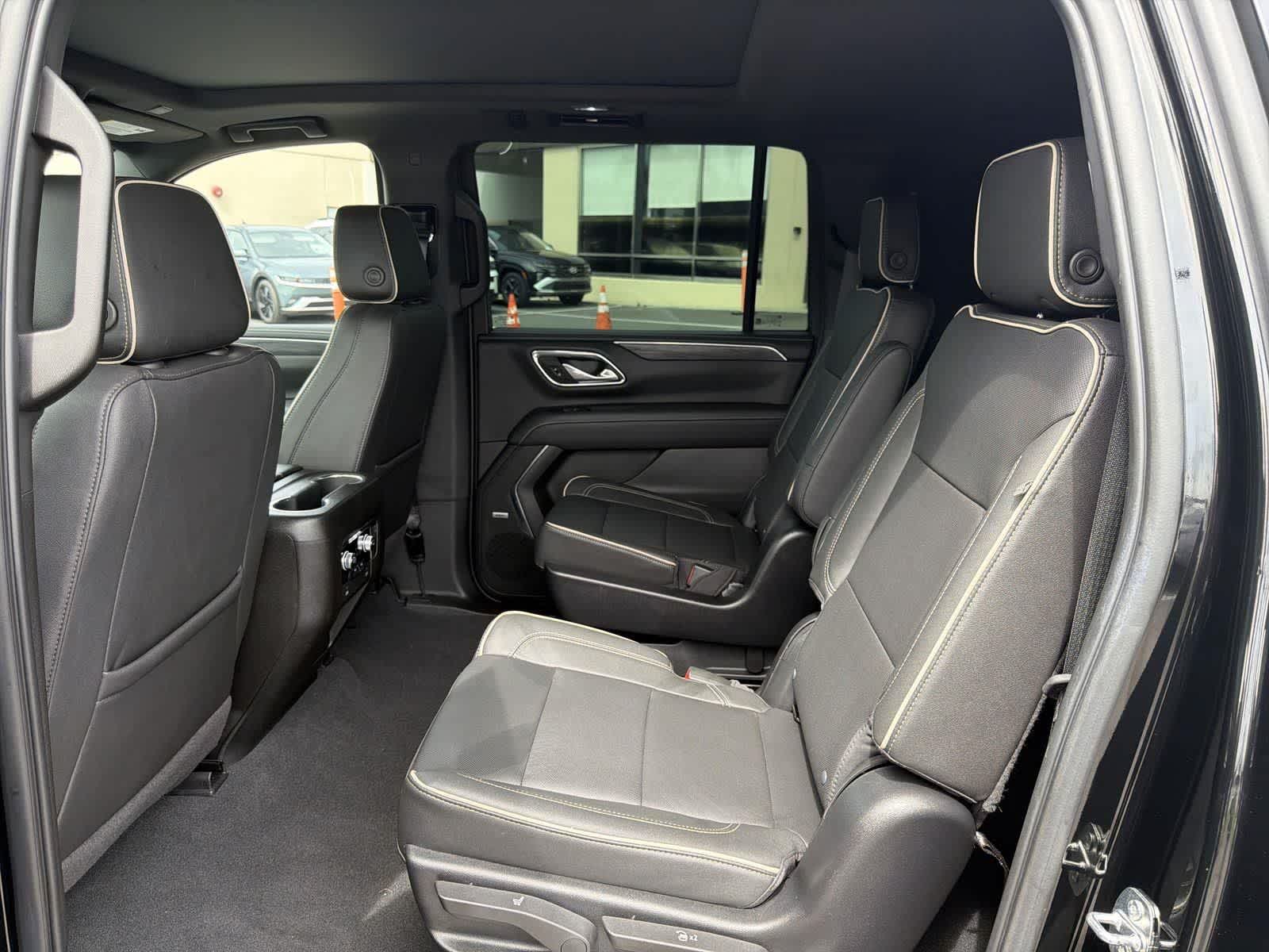 Thumbnail: 2023 GMC Yukon XL - 30