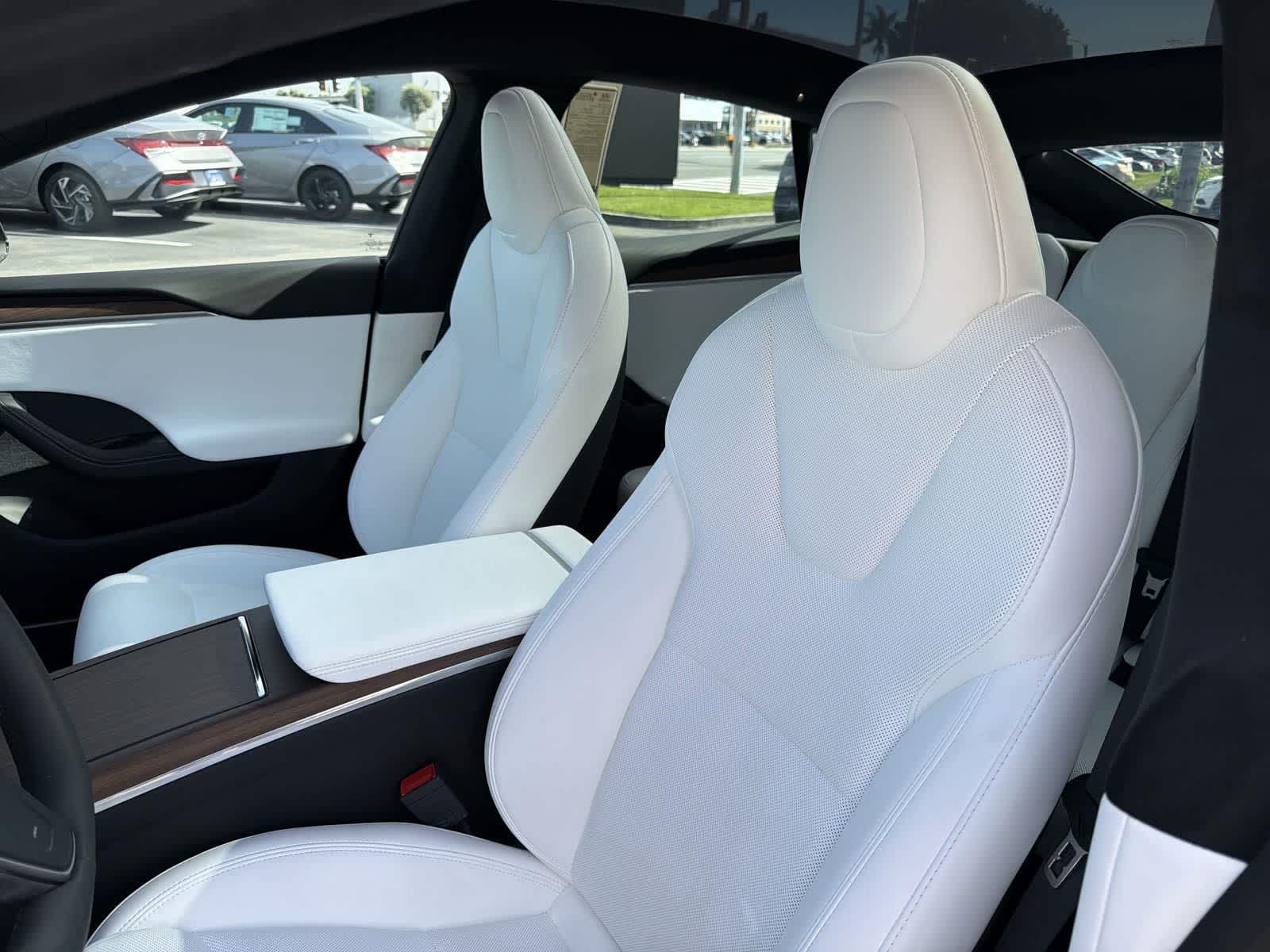 Thumbnail: 2023 Tesla Model S - 28