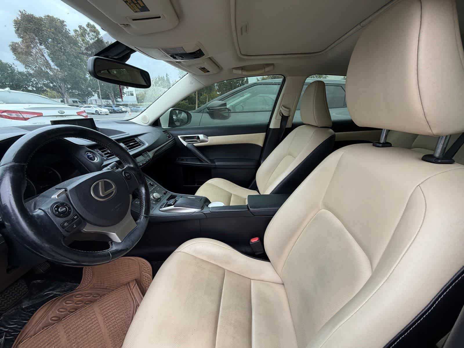 Thumbnail: 2017 Lexus CT - 4