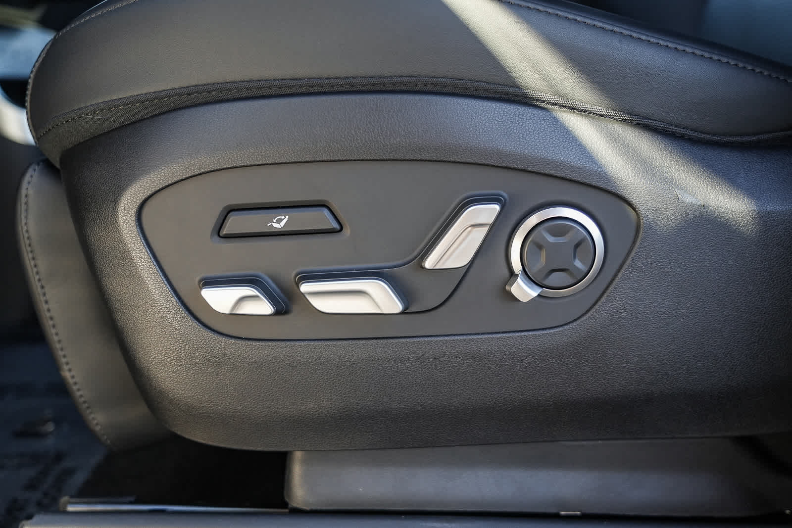 Thumbnail: 2026 Hyundai Ioniq - 22