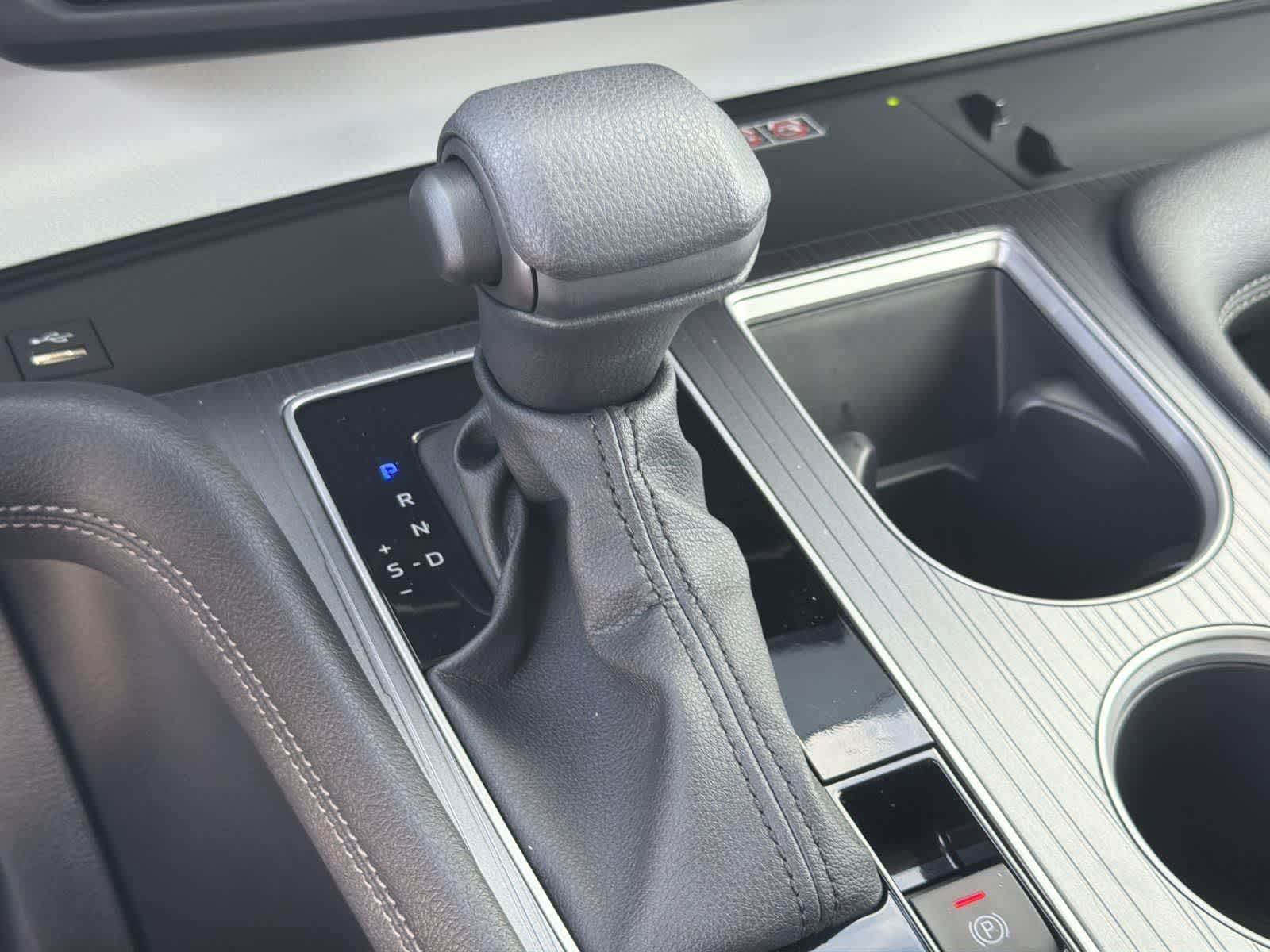 Thumbnail: 2025 Toyota Sienna - 16