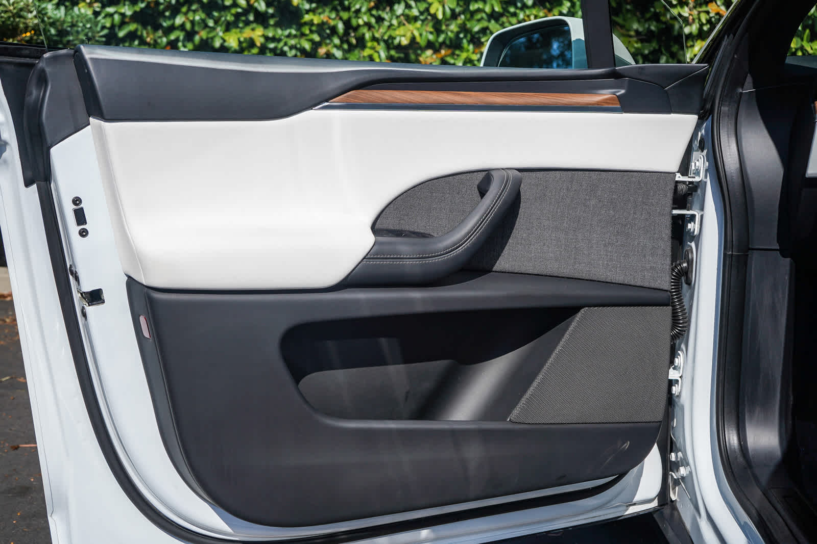 Thumbnail: 2022 Tesla Model X - 19