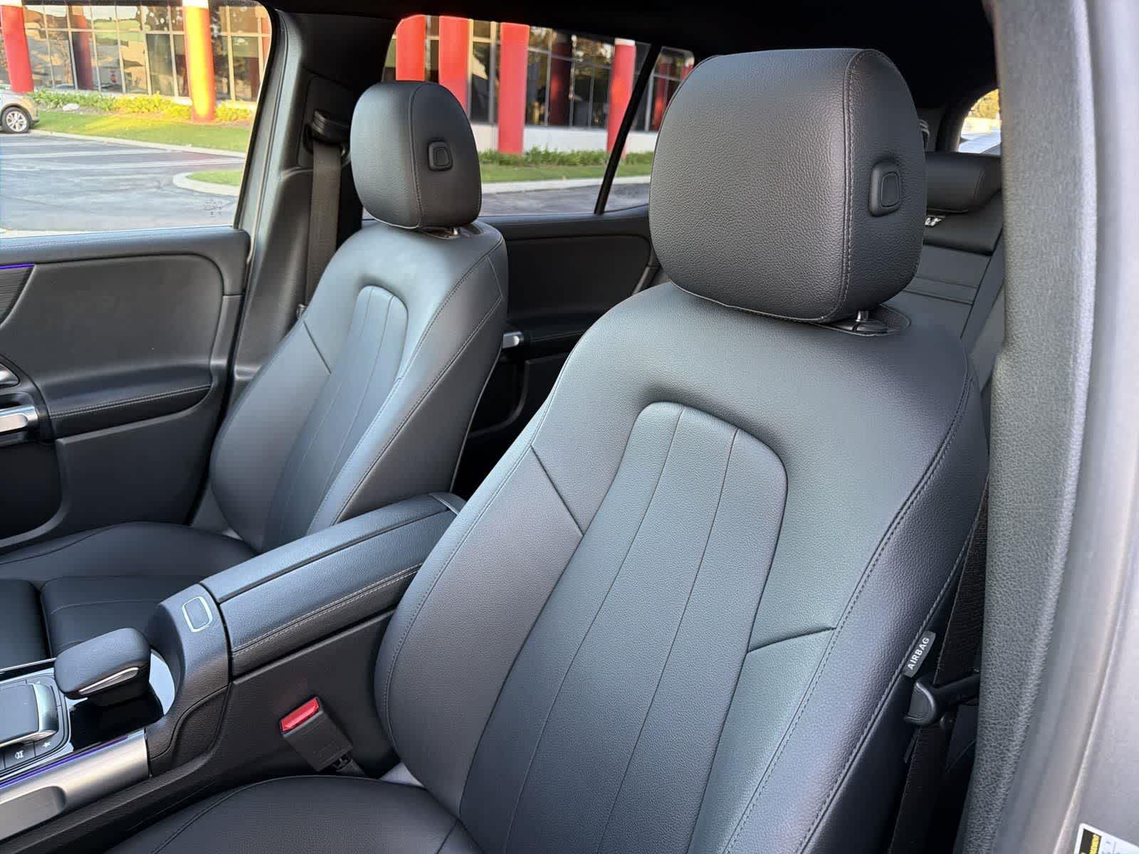 Thumbnail: 2023 Mercedes-Benz GLB - 28