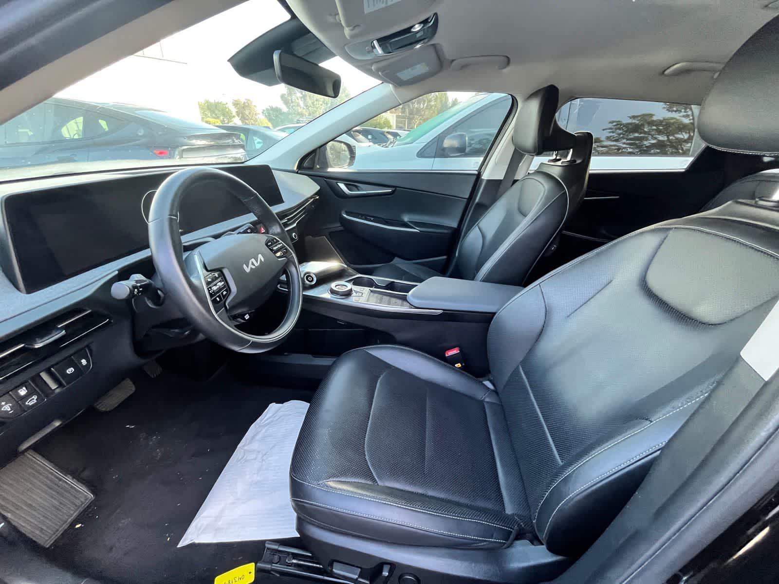 Thumbnail: 2022 Kia EV6 - 6